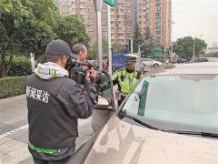 无锡警方严查灵活车不谦逊违法行为